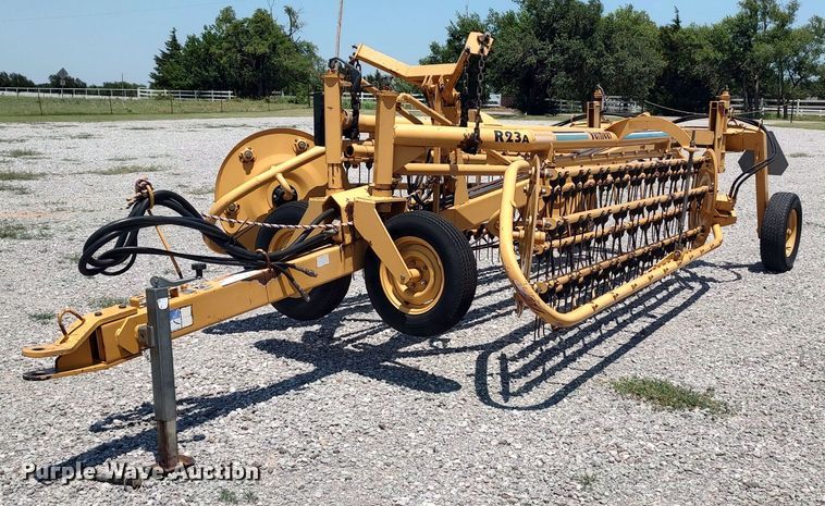 image for item LU9083 Vermeer R23A  hay rake