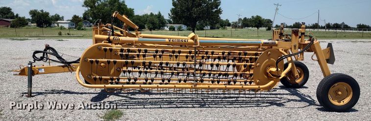 image for item LU9083 Vermeer R23A  hay rake