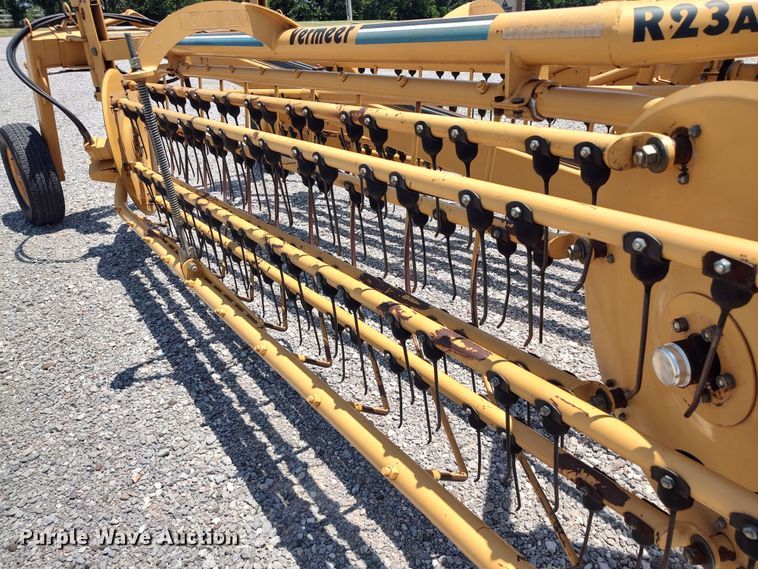 image for item LU9083 Vermeer R23A  hay rake