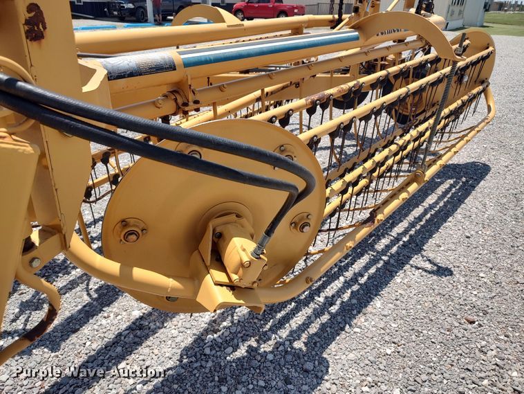 image for item LU9083 Vermeer R23A  hay rake