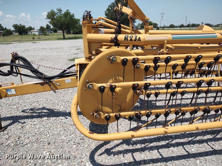 image for item LU9083 Vermeer R23A  hay rake