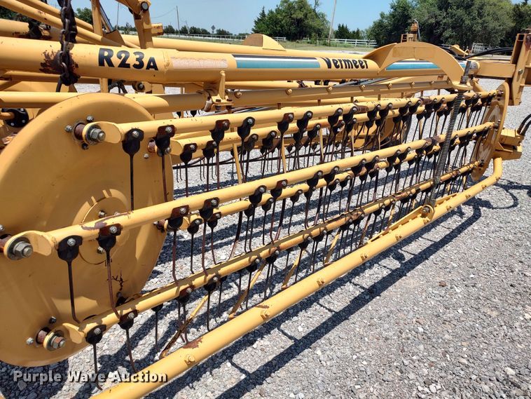 image for item LU9083 Vermeer R23A  hay rake