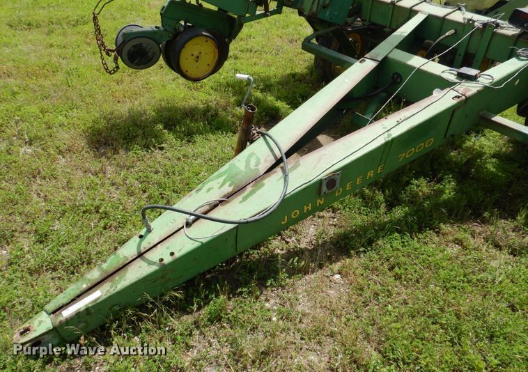 image for item MU9613 John Deere 7000  planter