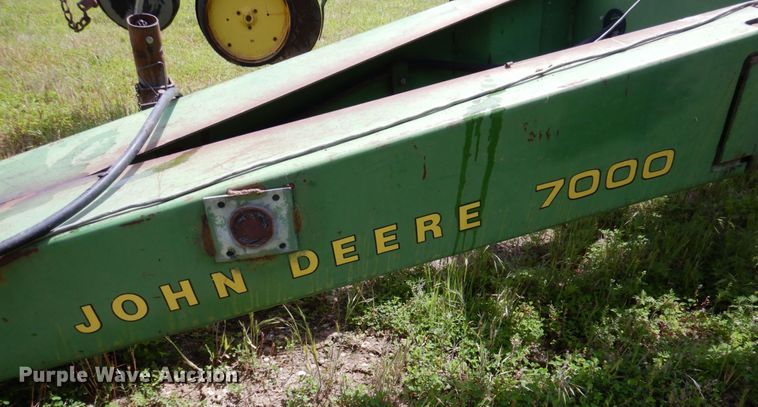 image for item MU9613 John Deere 7000  planter