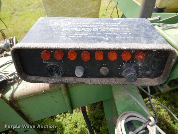 image for item MU9613 John Deere 7000  planter