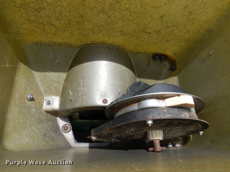 image for item MU9613 John Deere 7000  planter