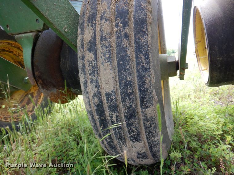 image for item MU9613 John Deere 7000  planter