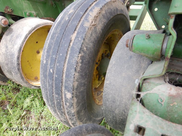 image for item MU9613 John Deere 7000  planter