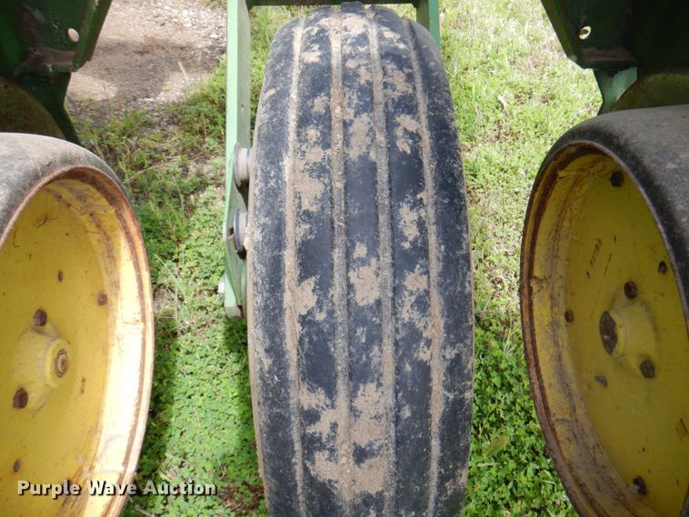 image for item MU9613 John Deere 7000  planter