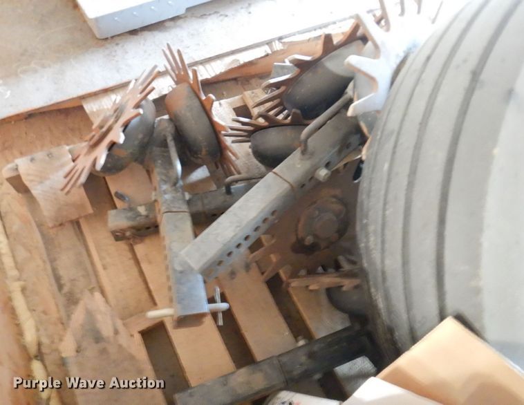 image for item MU9613 John Deere 7000  planter