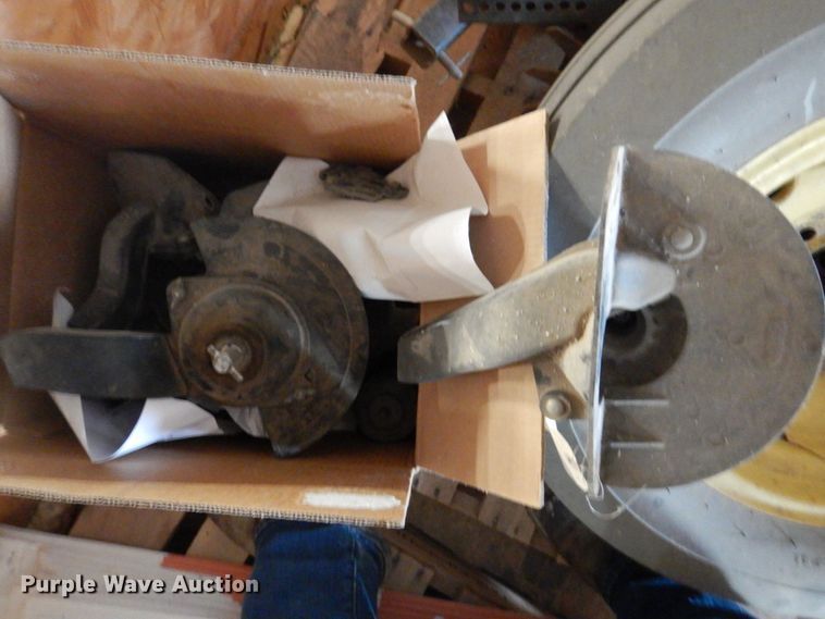 image for item MU9613 John Deere 7000  planter