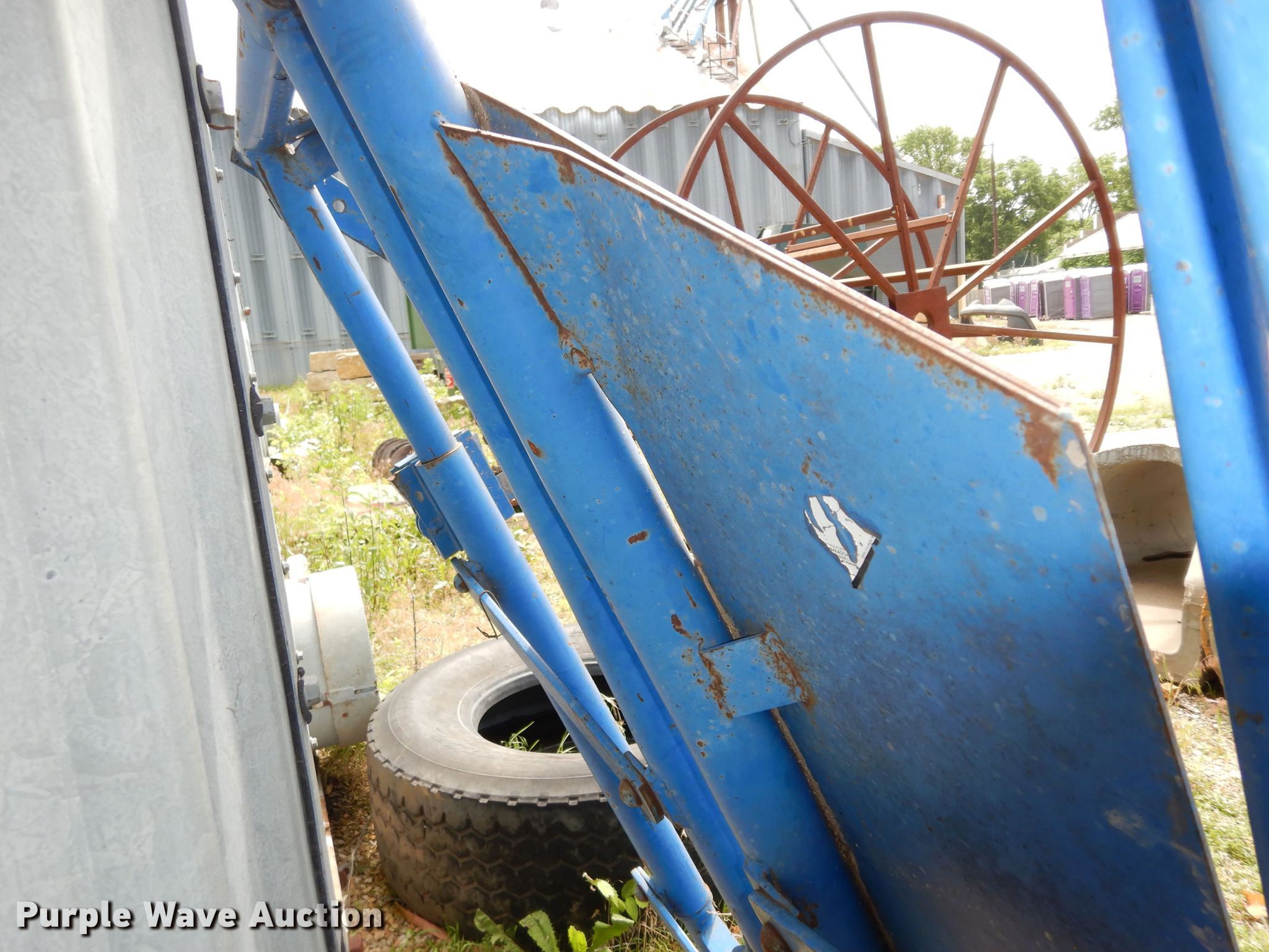 Livestock equipment in Wamego, KS Item DT9770 sold Purple Wave