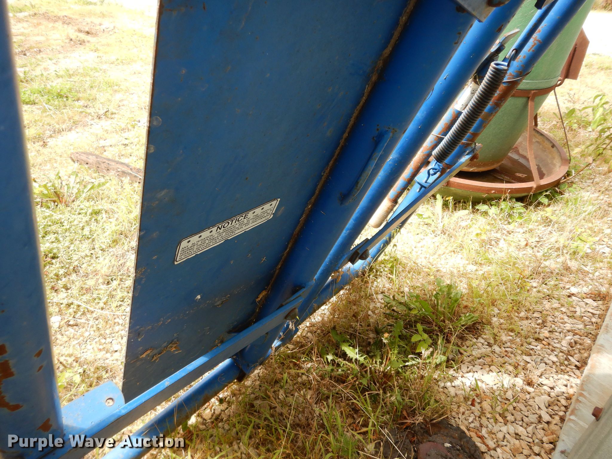 Livestock equipment in Wamego, KS Item DT9770 sold Purple Wave