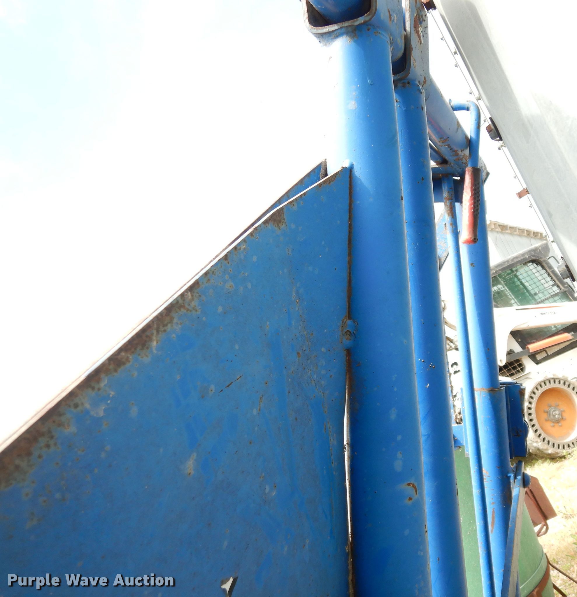 Livestock equipment in Wamego, KS Item DT9770 sold Purple Wave