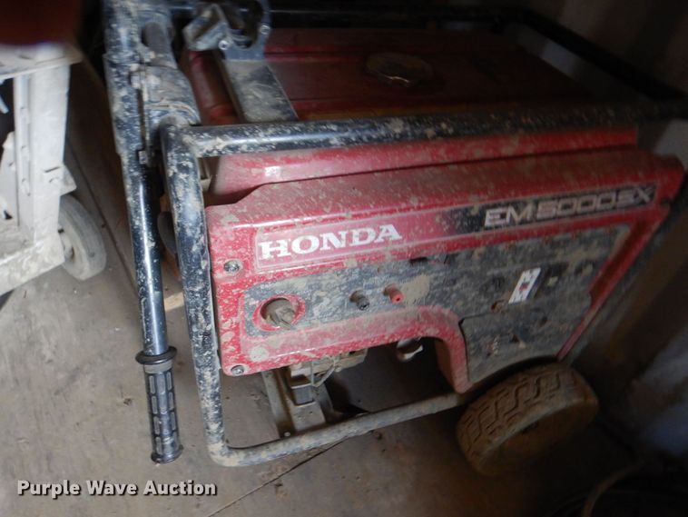 image for item DH7373 2004  storage container