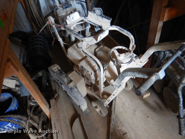 image for item DH7373 2004  storage container