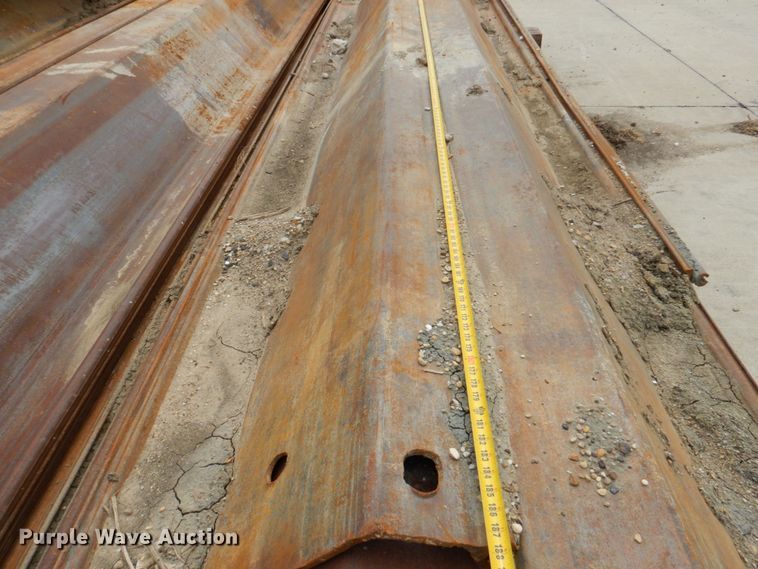 image for item DP4071 (10) sets of sheet piling