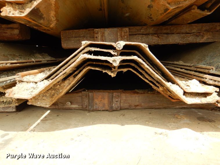 image for item DP4073 (20) sets of steel piling