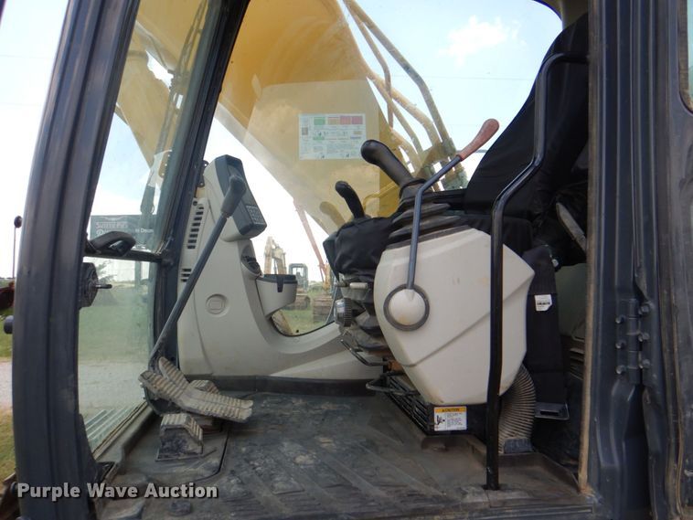 image for item DP4161 2018 Kobelco SK300LC-10  excavator