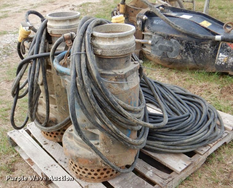 image for item DR1834 (2) water pumps