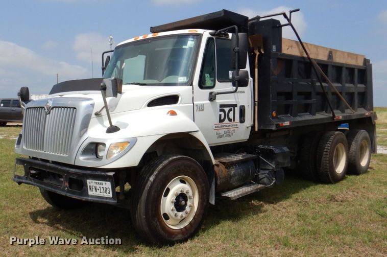 image for item DR1845 2007 International 7400  dump truck
