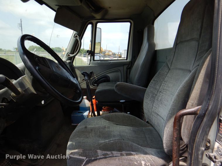 image for item DR1845 2007 International 7400  dump truck