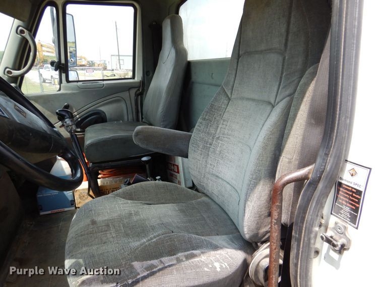 image for item DR1845 2007 International 7400  dump truck