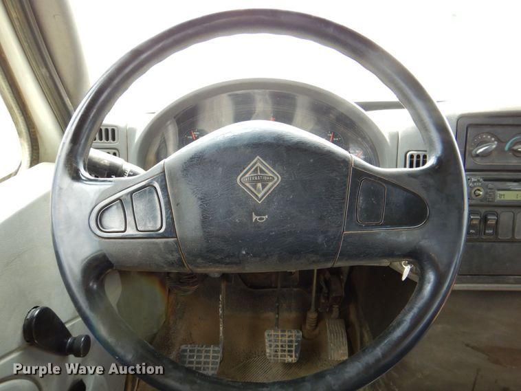 image for item DR1845 2007 International 7400  dump truck