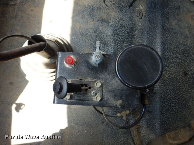 image for item DR1845 2007 International 7400  dump truck