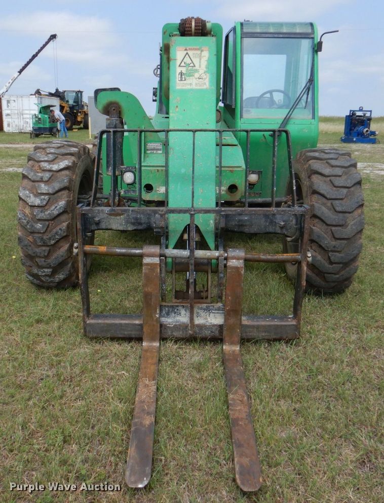 image for item DR1847 2011 JLG 8042  telehandler