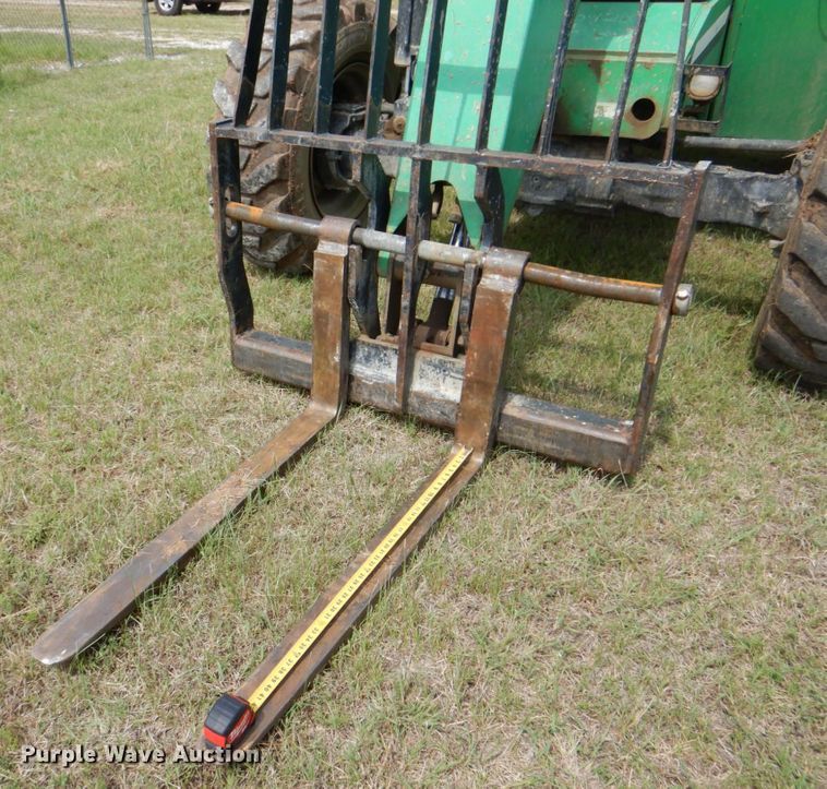 image for item DR1847 2011 JLG 8042  telehandler