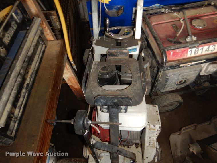 image for item DR1853 1999  storage container