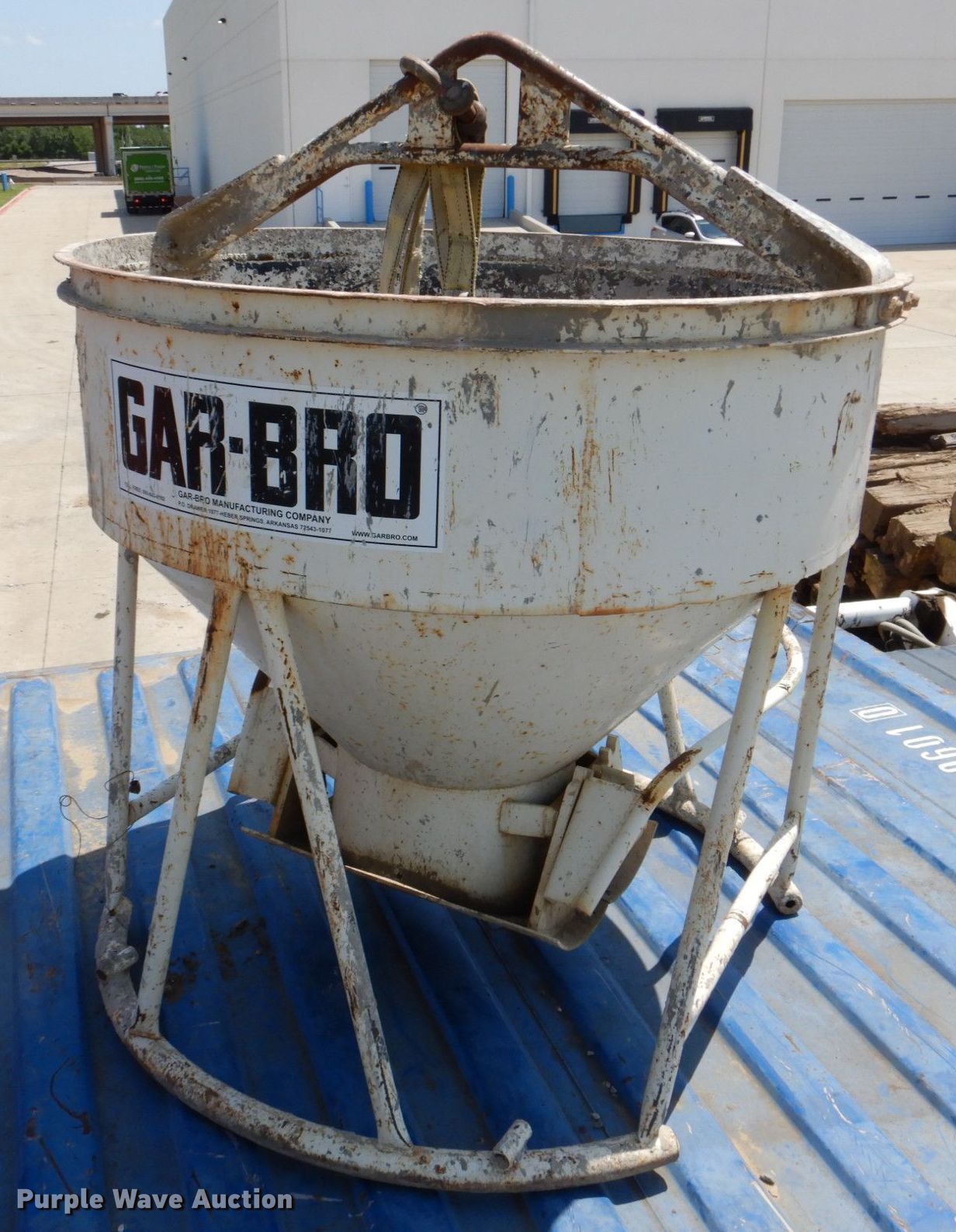 2015 GarBro 420R concrete bucket in Farmers Branch , TX Item DP4097 sold Purple Wave