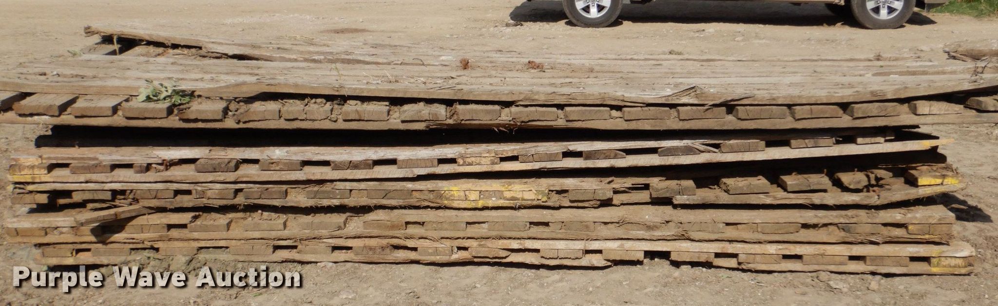 (5) crane mats in Farmers Branch , TX Item DP4123 sold Purple Wave