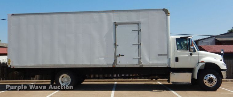 image for item DH7370 2017 International 4300  box truck