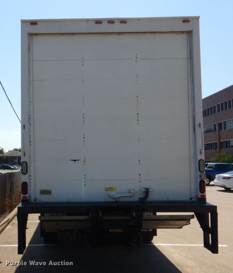 image for item DH7370 2017 International 4300  box truck