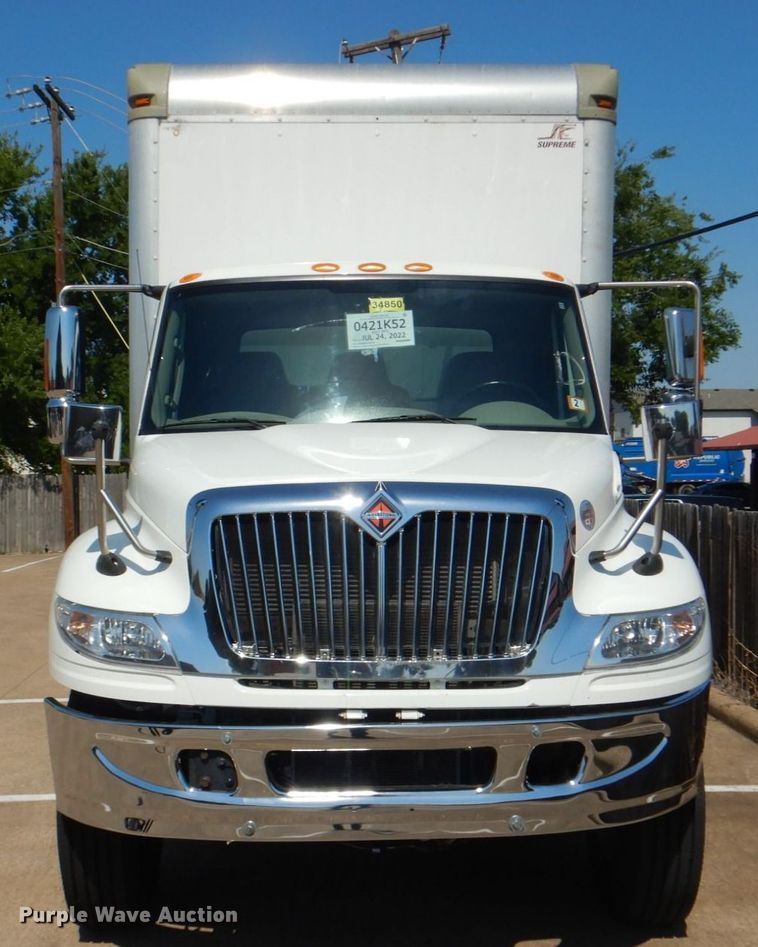 image for item DH7370 2017 International 4300  box truck