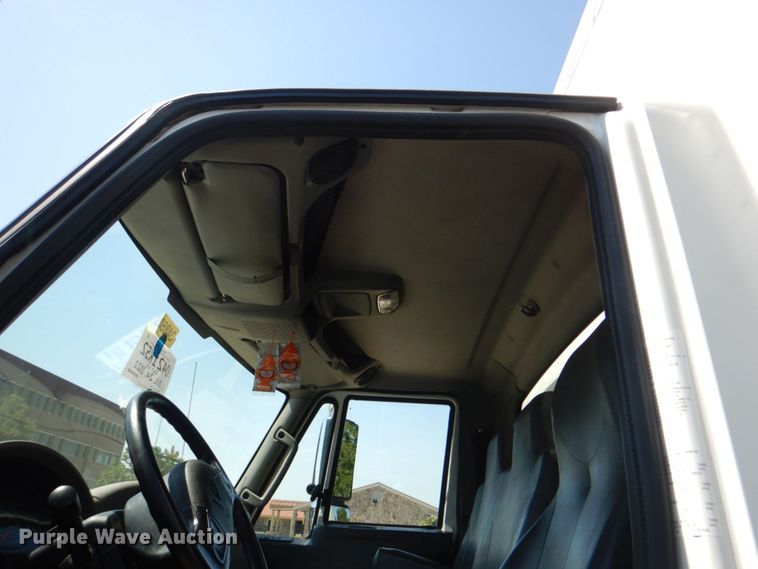 image for item DH7370 2017 International 4300  box truck