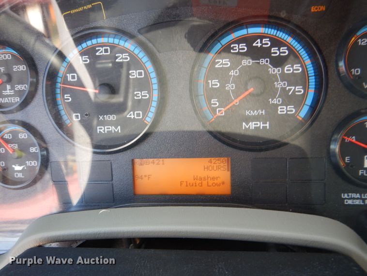 image for item DH7370 2017 International 4300  box truck