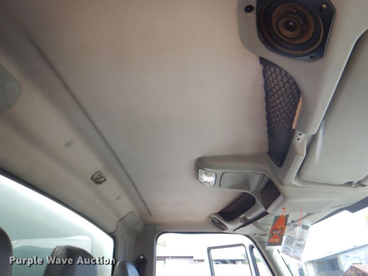 image for item DH7370 2017 International 4300  box truck