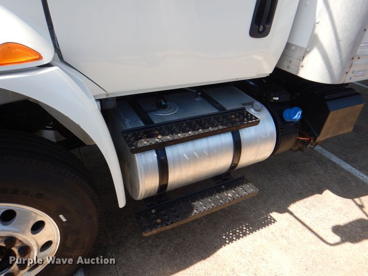 image for item DH7370 2017 International 4300  box truck