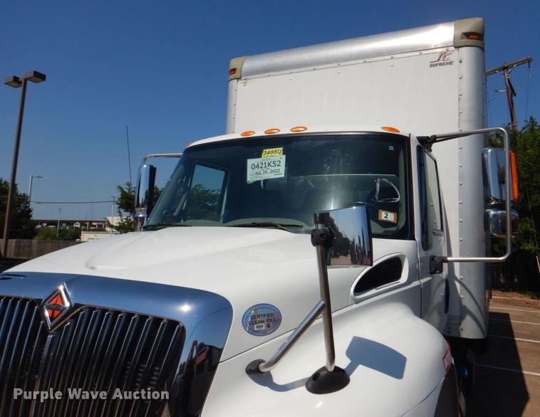 image for item DH7370 2017 International 4300  box truck