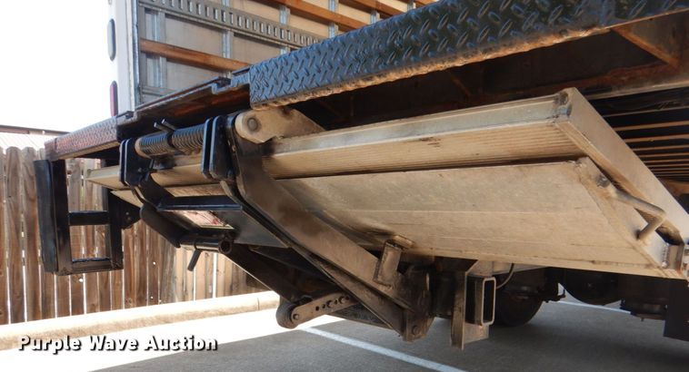 image for item DH7370 2017 International 4300  box truck