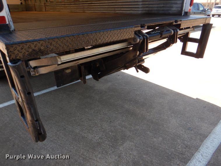 image for item DH7370 2017 International 4300  box truck