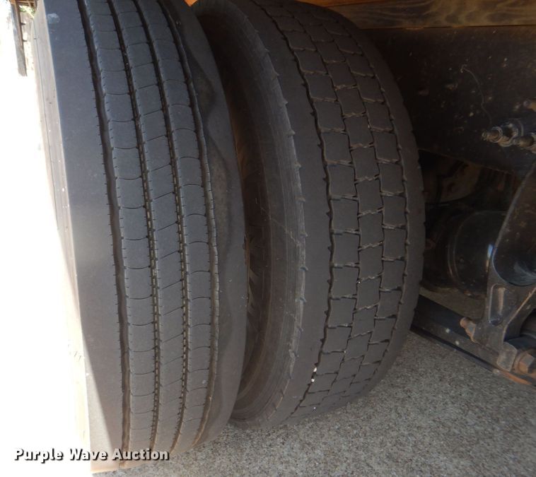 image for item DH7370 2017 International 4300  box truck