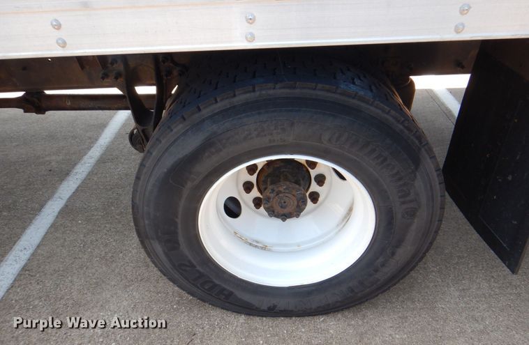 image for item DH7370 2017 International 4300  box truck