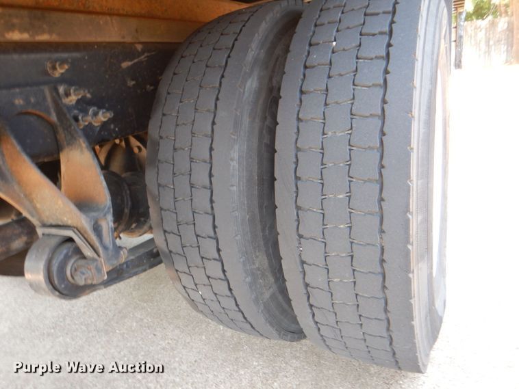 image for item DH7370 2017 International 4300  box truck