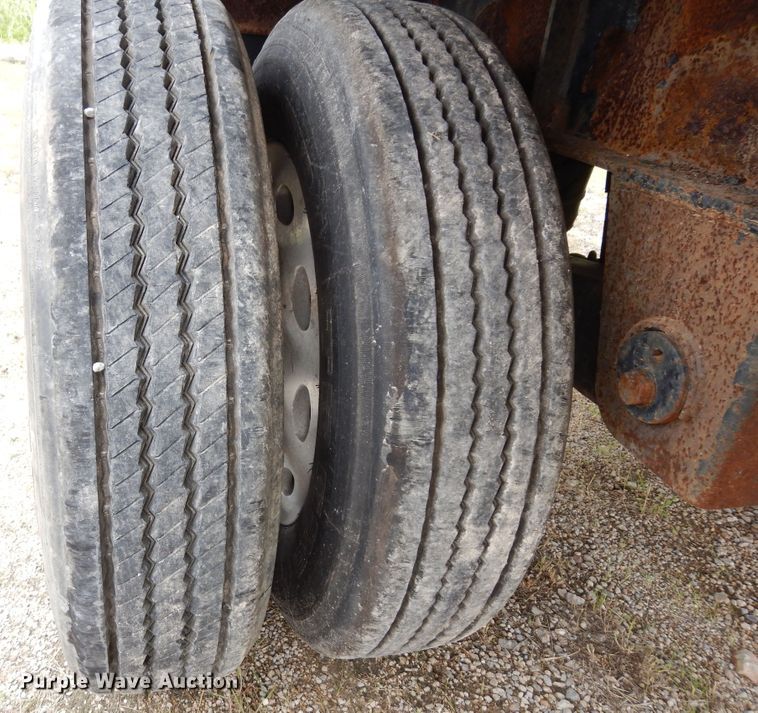 image for item DH8540 1996 Transcraft Eagle W2  flatbed trailer