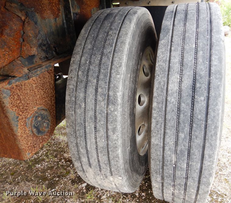 image for item DH8540 1996 Transcraft Eagle W2  flatbed trailer