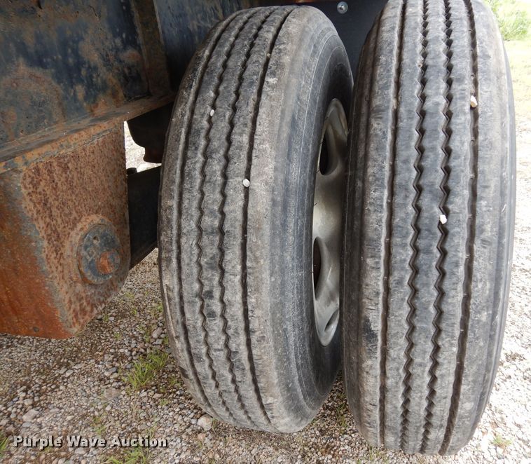 image for item DH8540 1996 Transcraft Eagle W2  flatbed trailer